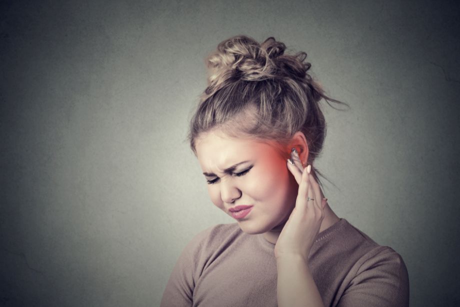 Oreille bouchée : techniques pour la déboucher en toute sécurité