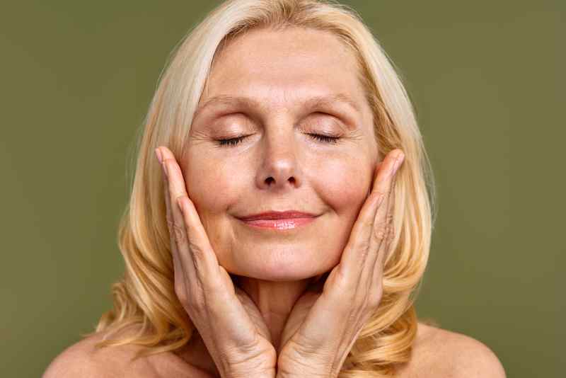 Collagène : pourquoi il est recommandé d’en prendre le soir après 50 ans ? Chez Requia