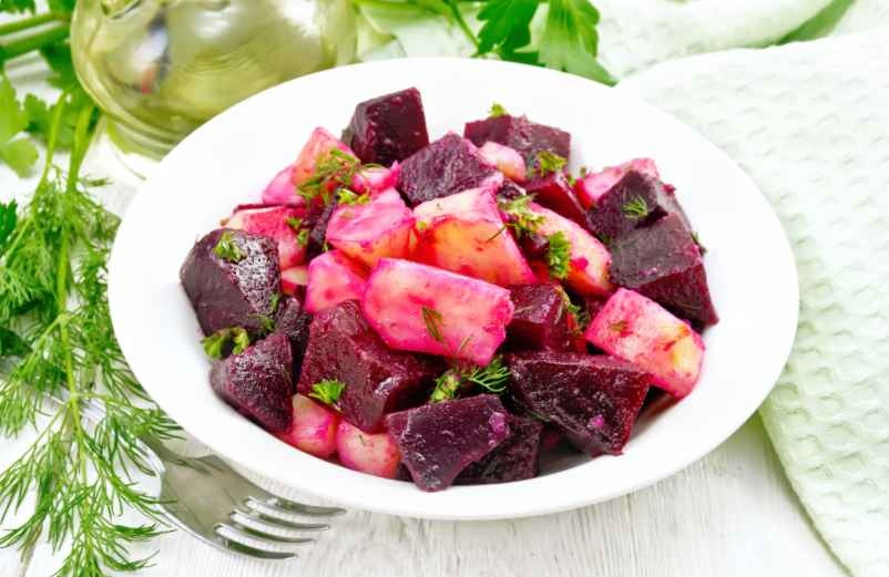 Comment préparer une recette de betterave rouge cuite et pomme de terre ?-Chez Requia