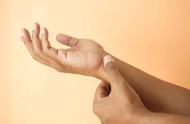 Localiser l'artère radiale au niveau du poignet-Chez Requia