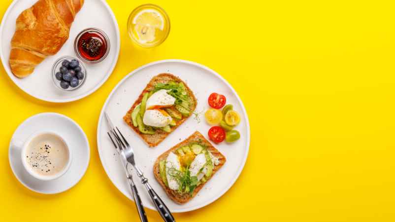 Petit-déjeuner pour perdre du poids : 10 idées simples et rassasiantes-Chez Requia