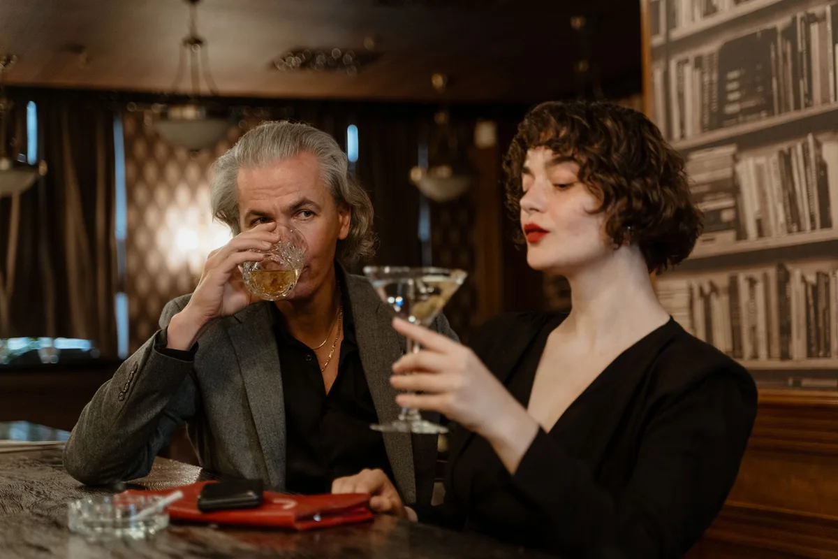 Dégustation de cocktails artisanaux dans une ambiance intime