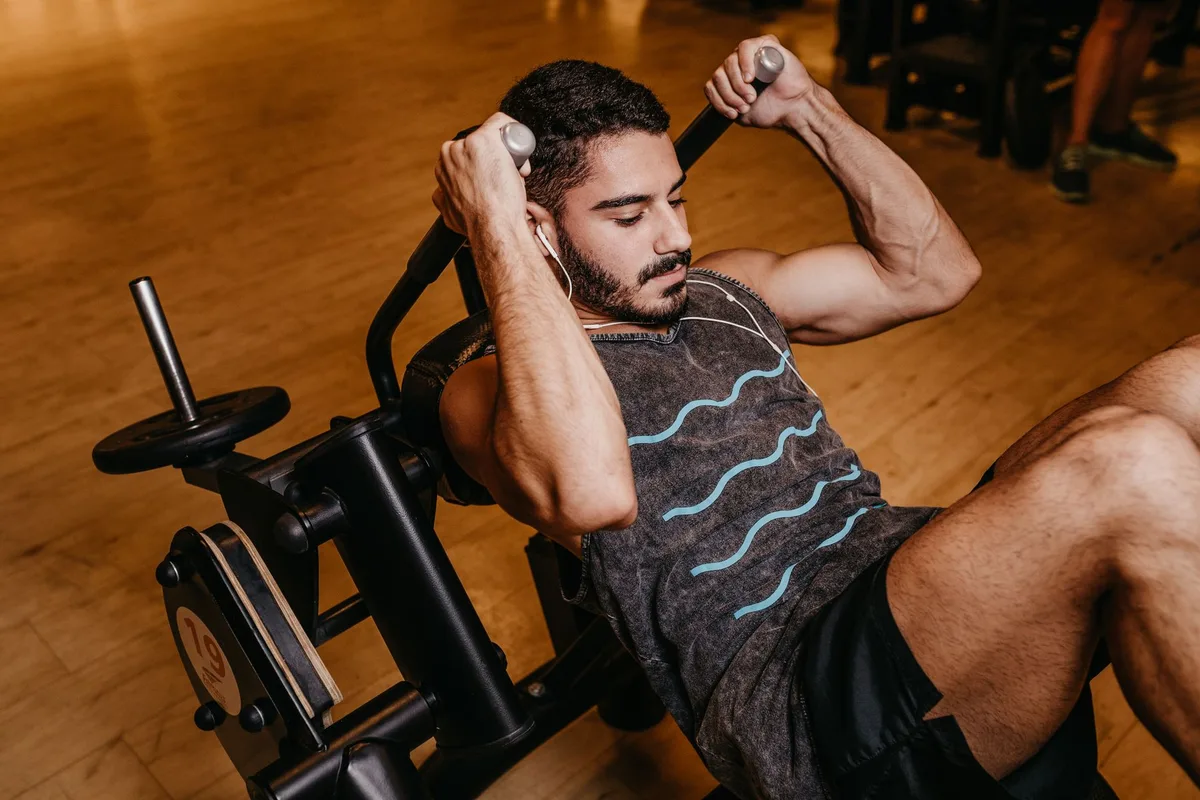 Schéma ou illustration montrant le fonctionnement des électrolytes dans les cellules et la contraction musculaire