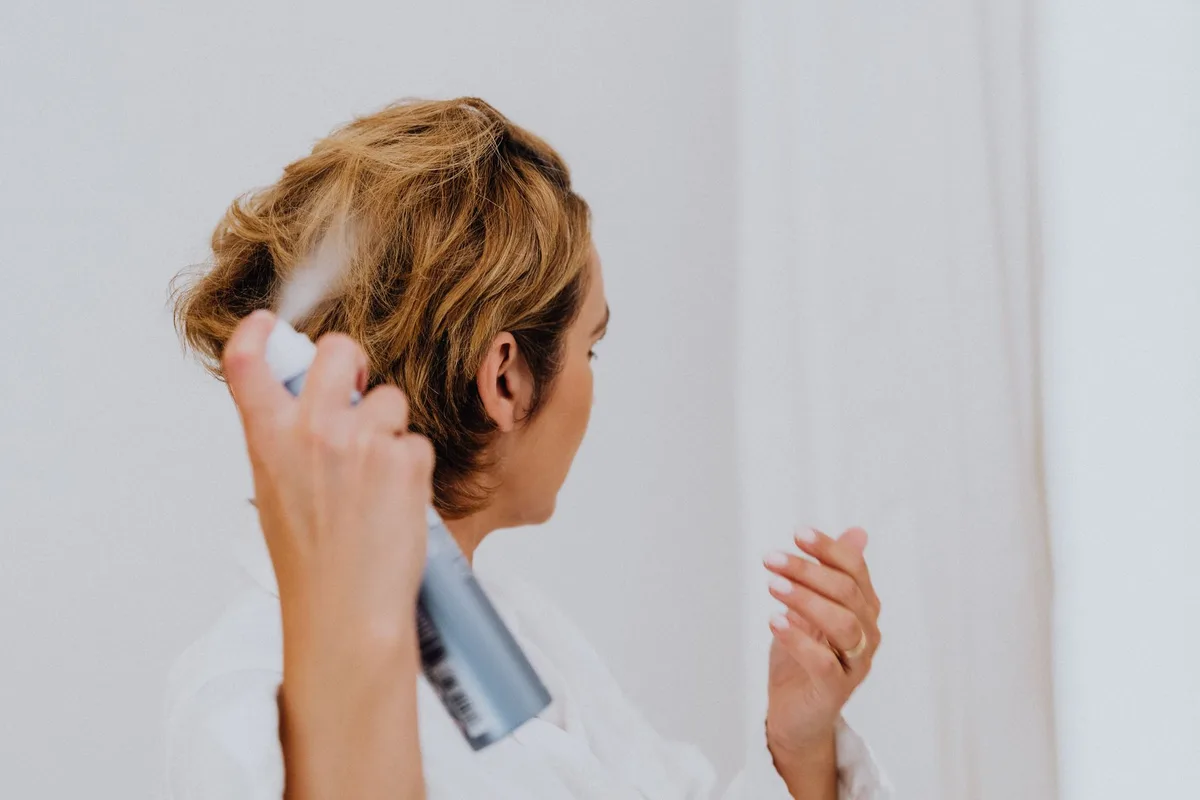 Cheveux fins avec texture légère et volumineuse
