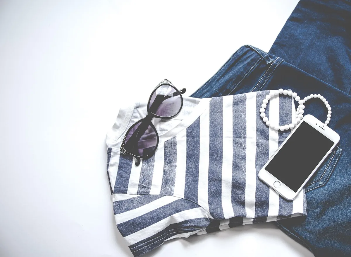 Bermuda en denim bleu avec un look décontracté et urbain