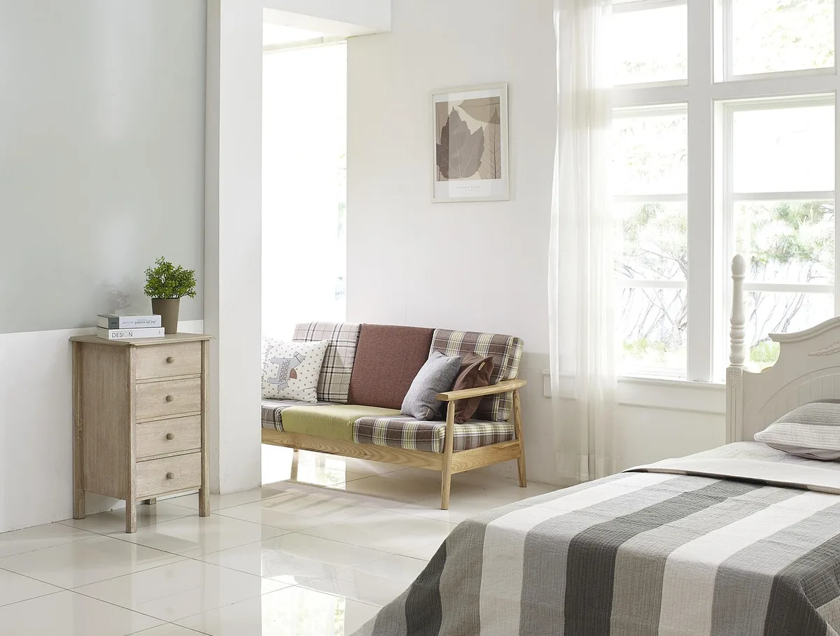 Différentes configurations de lit avec tête de lit ajustable et bases à lattes