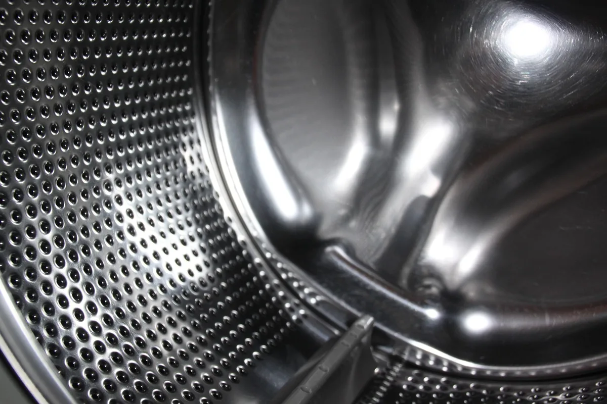 Machine à laver en fonctionnement pour linge délicat