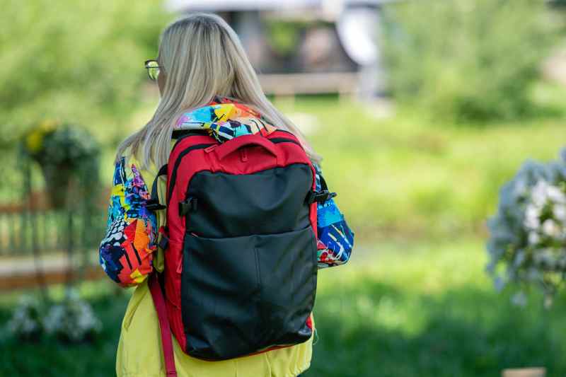 Sac à dos et mal de dos : les bons gestes pour protéger sa colonne Chez Requia