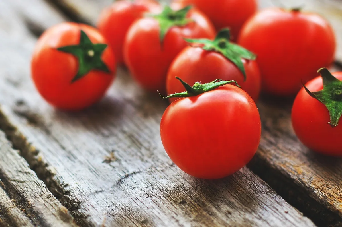 Gros plan sur une étiquette alimentaire et la liste d'ingrédients
